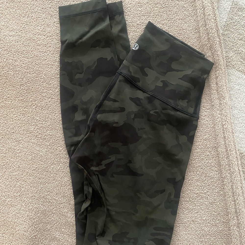 Camo lululemon Wunder under leggings